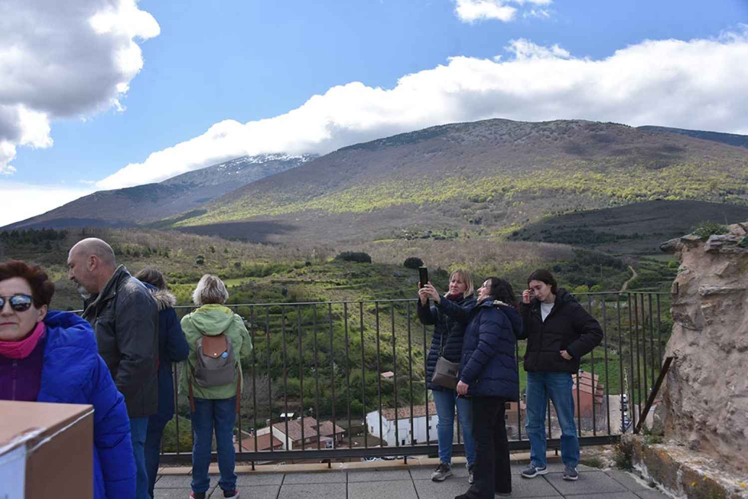 Vozmediano abre por primera vez al público el recinto del castillo