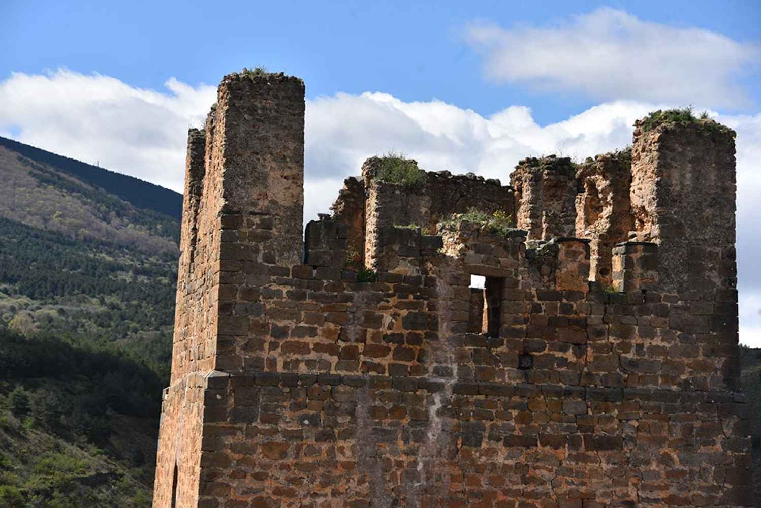 Vozmediano abre por primera vez al público el recinto del castillo