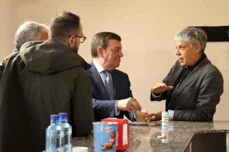 La Junta vuelve a ayudar para mantener abiertos los bares de los pequeños pueblos de Castilla y León La Junta vuelve a ayudar para mantener abiertos los bares de los pequeños pueblos de Castilla y León