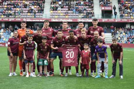 El Pontevedra da paso de gigante para ascenso directo a Primera RFEF