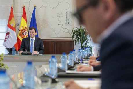 Mañueco articula estrategía conjunta para reforzar Castilla y León ante aranceles de Estados Unidos Mañueco articula estrategía conjunta para reforzar Castilla y León ante aranceles de Estados Unidos