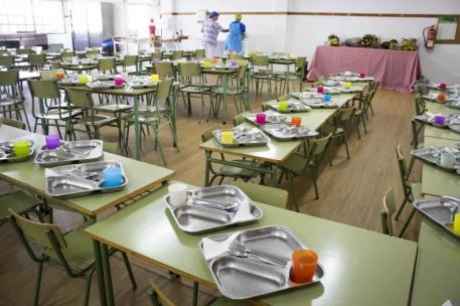 El Gobierno aprueba real decreto para garantizar cinco comidas saludables en centros escolares El Gobierno aprueba real decreto para garantizar cinco comidas saludables en centros escolares