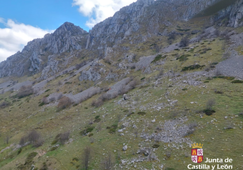 Un senderista fallecido y otro herido grave tras despeñarse en el Valle de Arintero (León)