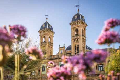 La mejor ciudad española para que los graduados se abren camino profesional La mejor ciudad española para que los graduados se abren camino profesional