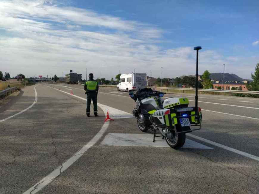 Conductor joven, herido en accidente de tráfico en CL-101, en Viana de Duero