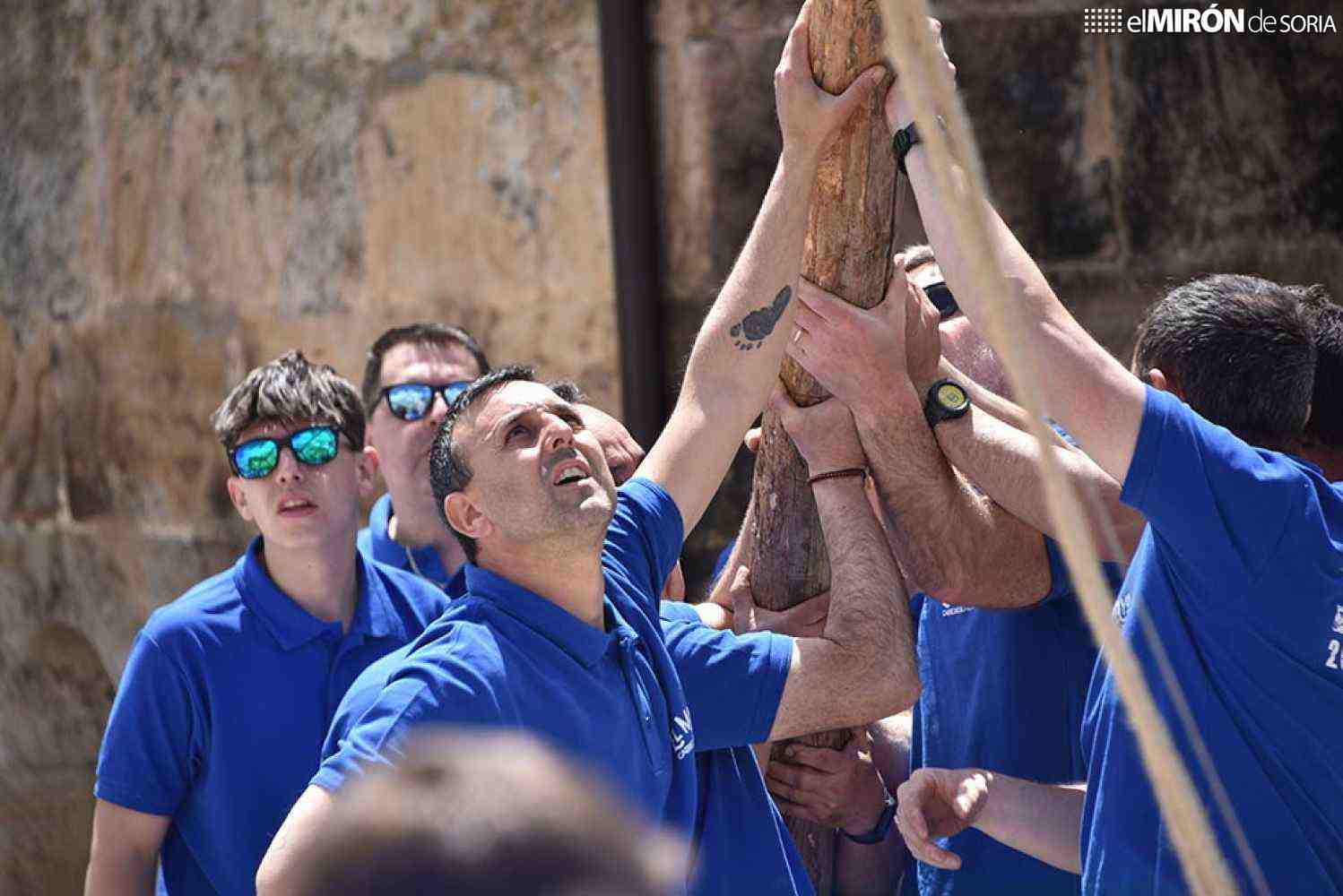 Cabrejas del Pinar celebra 25 años de la recuperación de su pingada del Mayo