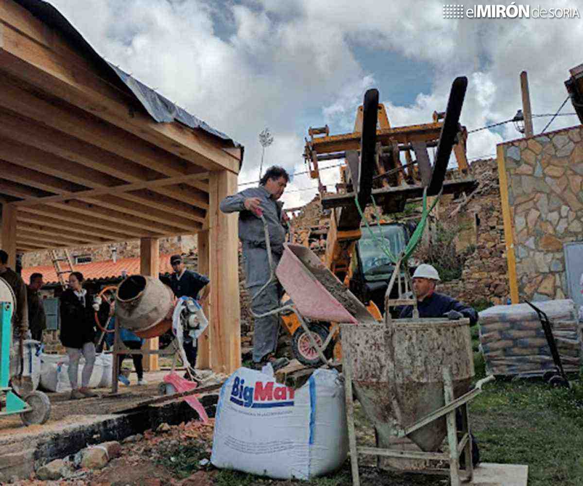 Treinta voluntarios aportan trabajo para avanzar en construcción de 