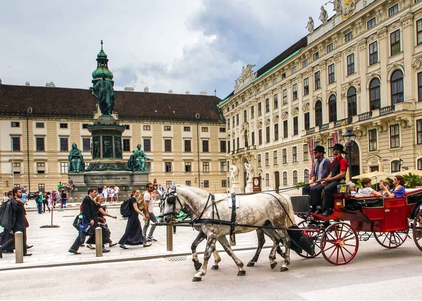 Presentación en Soria del libro "Alex y Alexandra", ambientado en la ciudad austriaca de Viena