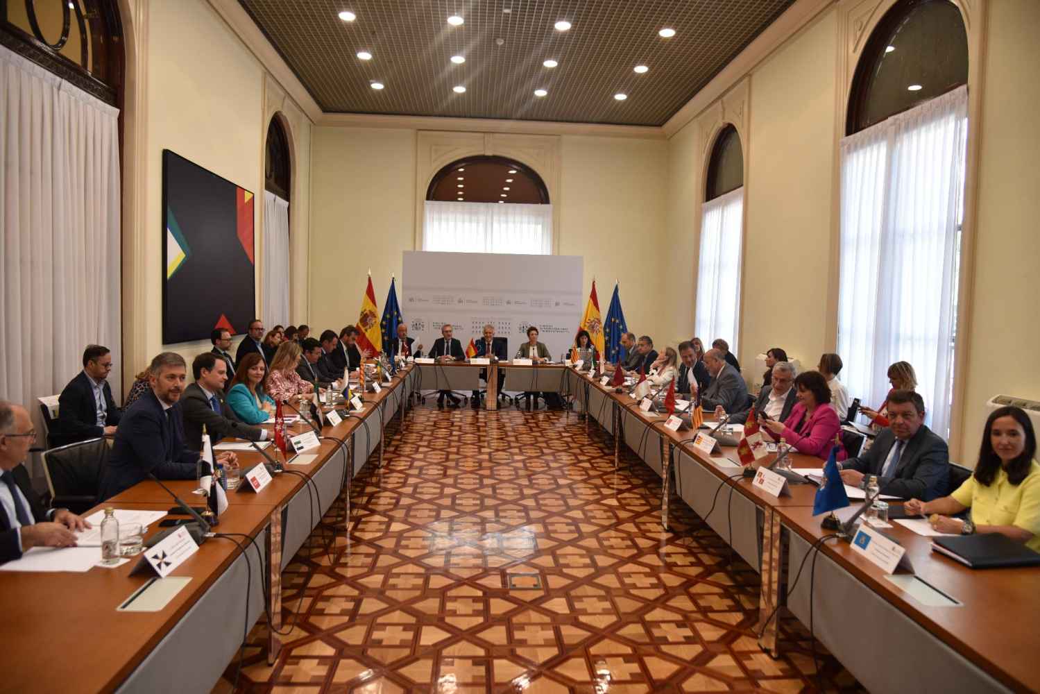 La Junta lamenta falta de receptividad del Gobierno para consensuar ordel del Día de Conferencia de Presidentes La Junta lamenta falta de receptividad del Gobierno para consensuar ordel del Día de Conferencia de Presidentes