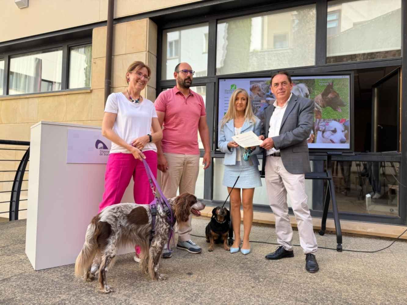 Primer convenio entre Diputación y Redención para coordinar atención a animales abandonados en la provincia