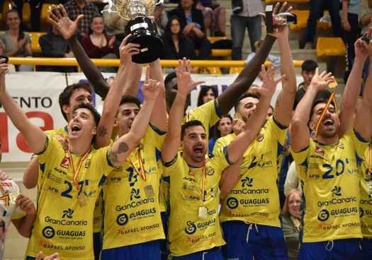 C.V. Guaguas, campeón de la Superliga; Grupo Herce Soria, subcampeón