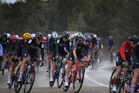 Golmayo da la salida a la quinta etapa de la Vuelta Ciclista femenina