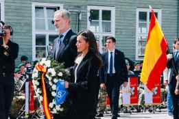 Los Reyes asisten a conmemoración del 80º aniversario de liberación del Campo de Concentración de Mauthausen