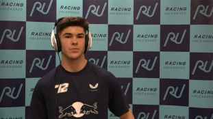 Adrián Gómez firma remontada y sube al podio en final del Mundial de Simracing