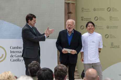 Mañueco ensalza el potencial gastronómico de Castilla y León como motor turístico Mañueco ensalza el potencial gastronómico de Castilla y León como motor turístico