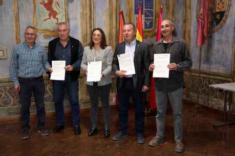 Junta y OPAS firman declaración con principales reivindicaciones de Castilla y León para próxima PAC Junta y OPAS firman declaración con principales reivindicaciones de Castilla y León para próxima PAC