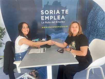 Candidatos de lujo en parada en Almazán de la "Ruta Soria Te Emplea"