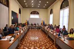 La Junta lamenta falta de receptividad del Gobierno para consensuar ordel del Día de Conferencia de Presidentes