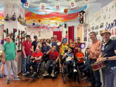 ASPACE Soria comparte convivencia de fiestas de San Juan con la cuadrilla de Santa Catalina ASPACE Soria comparte convivencia de fiestas de San Juan con la cuadrilla de Santa Catalina