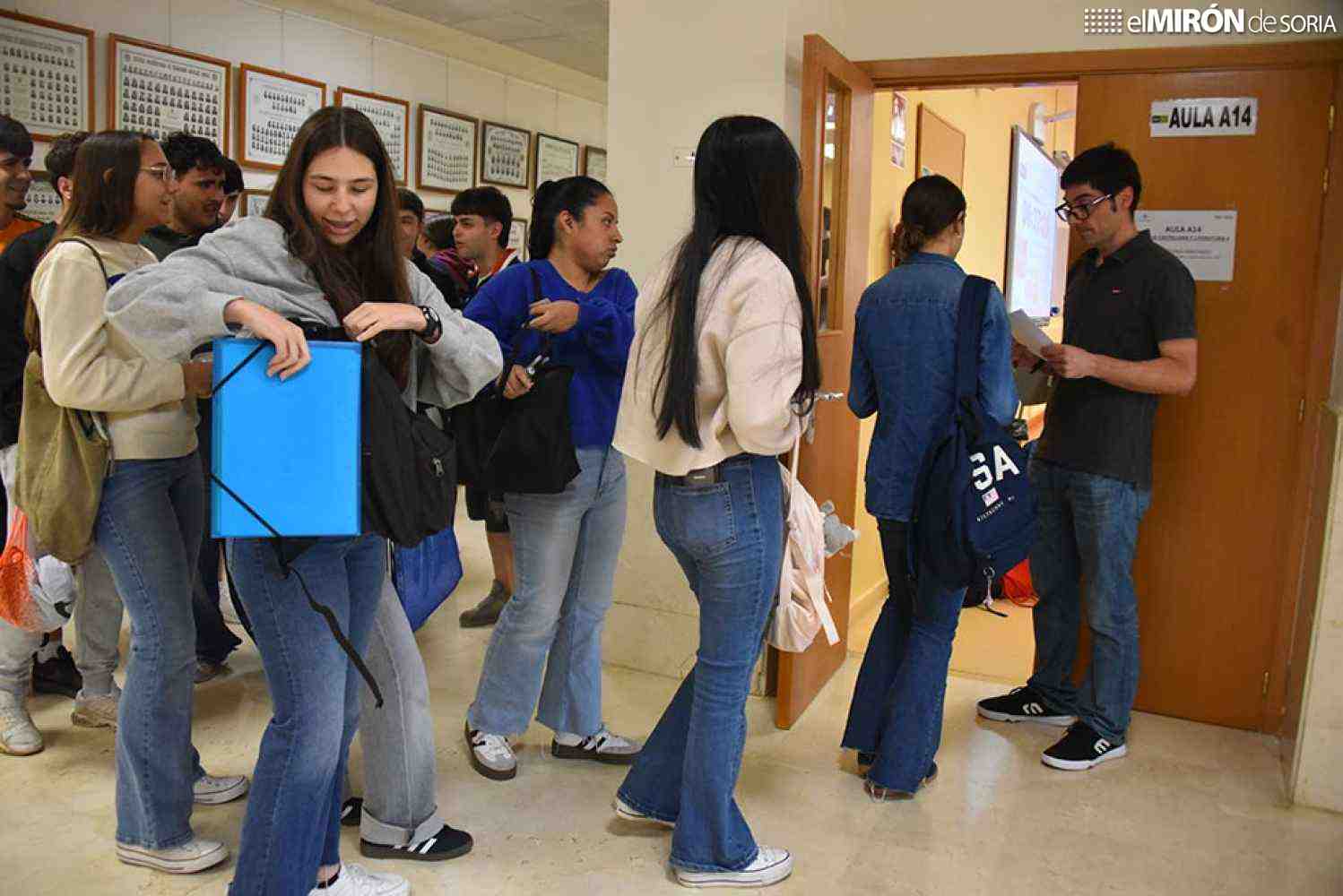 La Junta beca a 6.273 estudiantes universitarios de Castilla y León