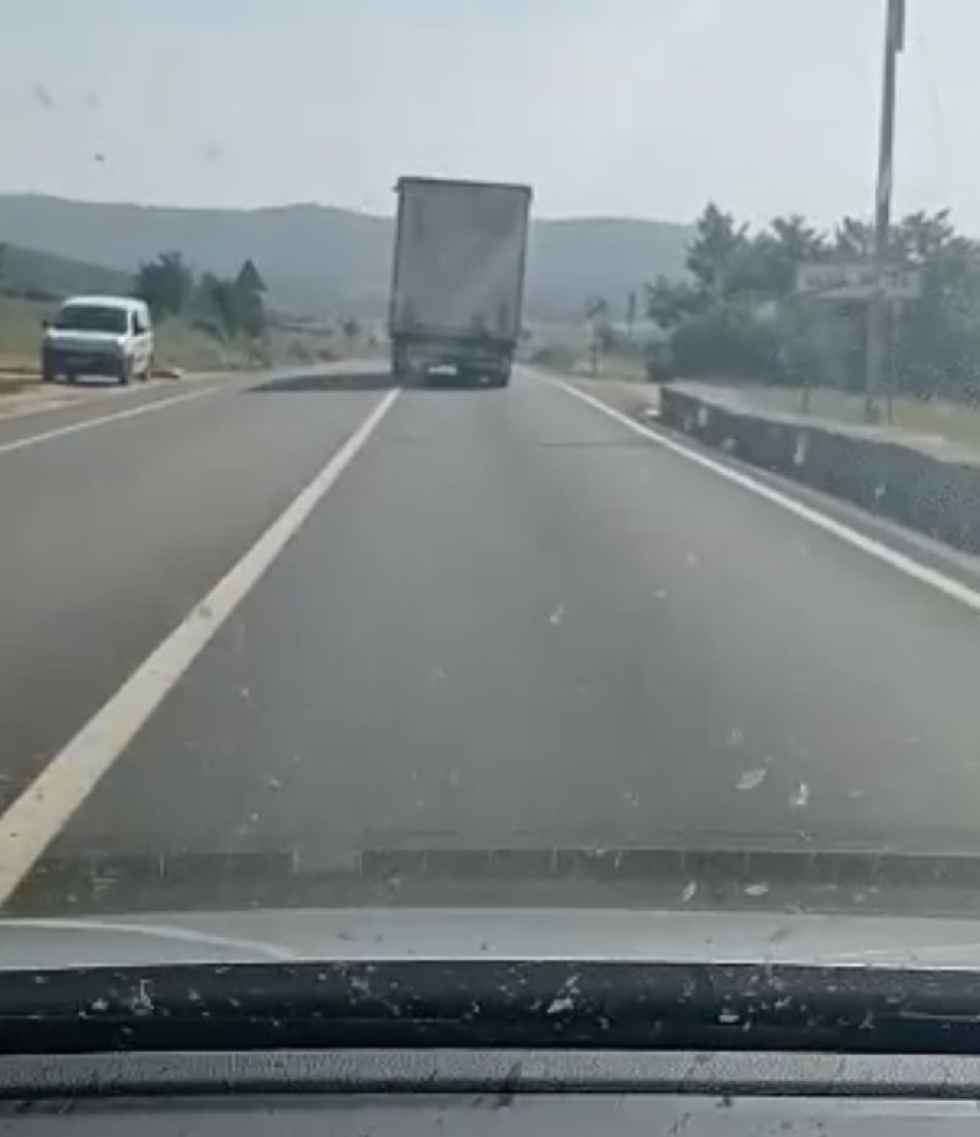 Interceptado camión, por conducción temeraria en la N-122, en Matalebreras