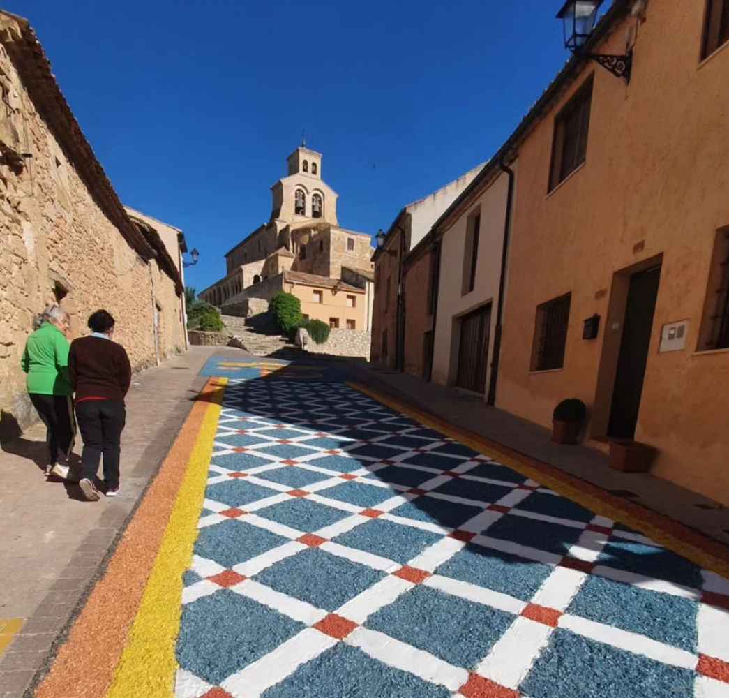 San Esteban de Gormaz confeccionará 14 alfombras florales del Corpus Christi