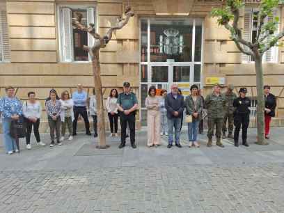 Minuto de silencio en Soria en memoria de la menor asesinada por violencia vicaria