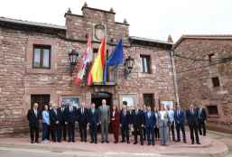 Mañueco destaca municipalismo como seña de identidad de Castilla y León