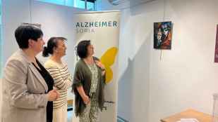 Ayuntamiento, Aulas y Asociación de Alzheimer colaboran en la segunda edición de una subasta solidaria 