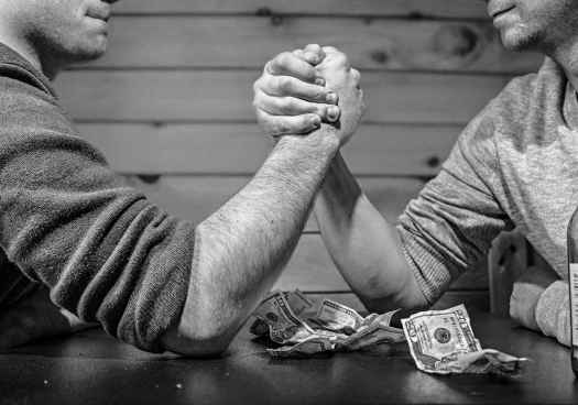 Las mujeres en los marcos de los hombres