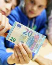OCU pide al Banco de España criterios claros sobre límites de las transferencias inmediatas