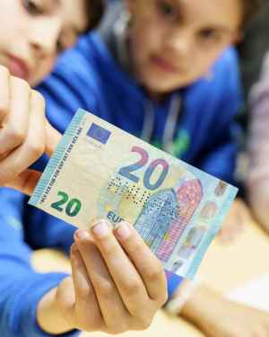 OCU pide al Banco de España criterios claros sobre límites de las transferencias inmediatas OCU pide al Banco de España criterios claros sobre límites de las transferencias inmediatas