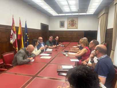 Buscan soluciones a problemas recurrentes que sufren trabajadores temporeros del sector agrícola Buscan soluciones a problemas recurrentes que sufren trabajadores temporeros del sector agrícola