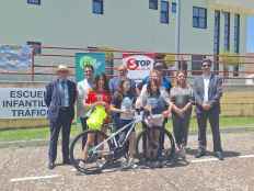 Tres ganadoras de la final intercentros de educación vial 2025 en Soria