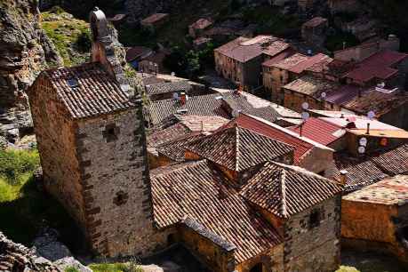 Chaorna, en torno a una torre de origen musulmán