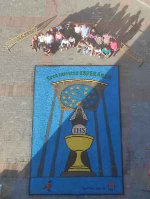 Ágreda engalana sus calles con alfombras florales en el Corpus Christi Ágreda engalana sus calles con alfombras florales en el Corpus Christi