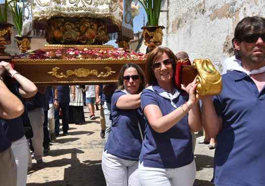 Ágreda procesiona a la Virgen de los Milagros