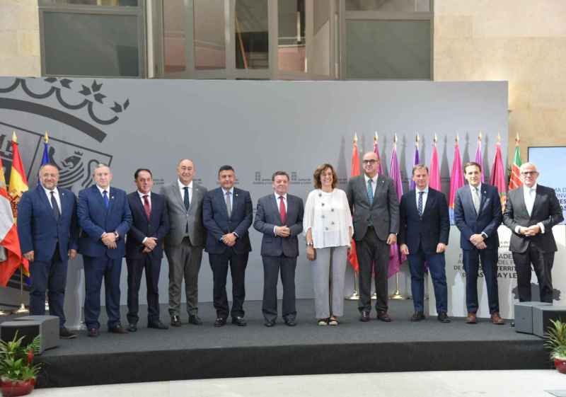 Junta y diputaciones refuerzan alianza para impulsar desarrollo de pueblos de Castilla y León Junta y diputaciones refuerzan alianza para impulsar desarrollo de pueblos de Castilla y León