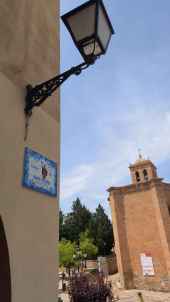 Una treintena de calles lucirán placas turisticas con motivos de las fiestas de San Juan