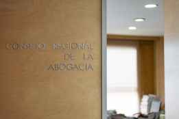 El CACYL apoya a abogada expedientada por no acudir a juicio en Soria por riesgo en el embarazo 