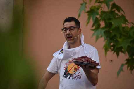 Las subastas más divertida, la de los Agés, en las fiestas de San Juan