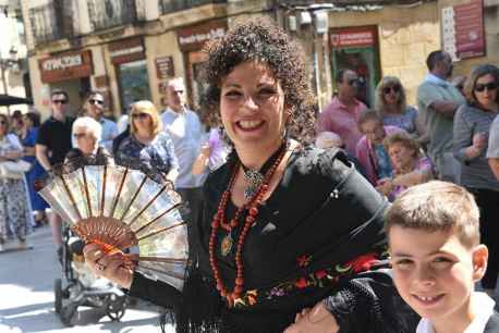 Desfile de las cuadrillas con sus calderas en las fiestas de San Juan (y II)