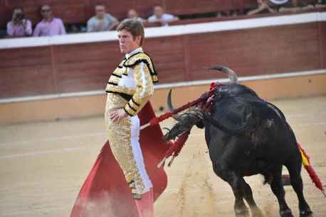 Puerta grande en la última de la feria taurina de San Juan
