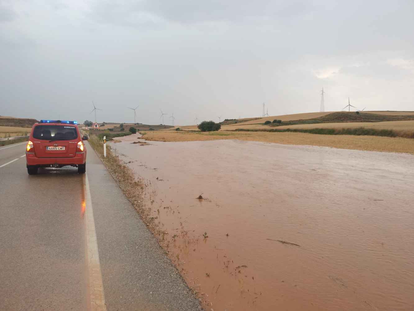 Amenaza de inundación de carretera CL-116, tras tormenta Amenaza de inundación de carretera CL-116, tras tormenta