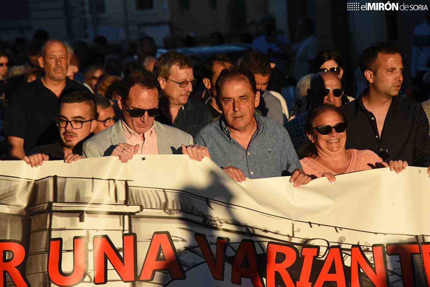 Mil quinientas personas piden alternativas al puente medieval en San Esteban de Gormaz