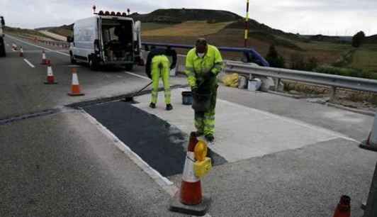 El MITMA adjudica contrato, por 10,4 millones, para conservar 150 kilómetros de carreteras en la provincia El MITMA adjudica contrato, por 10,4 millones, para conservar 150 kilómetros de carreteras en la provincia