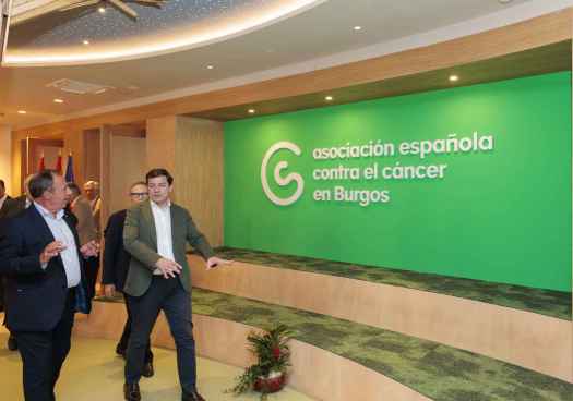 Mañueco reafirma compromiso de la Junta para mejorar calidad de vida de pacientes oncológicos