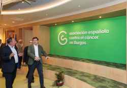 Mañueco reafirma compromiso de la Junta para mejorar calidad de vida de pacientes oncológicos
