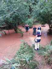 Los Bomberos de Diputación rescatan a una persona en Caracena y achican agua en El Burgo de Osma