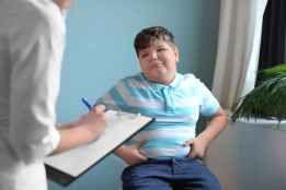 Sanidad analiza la obesidad infantil con datos clínicos de menores